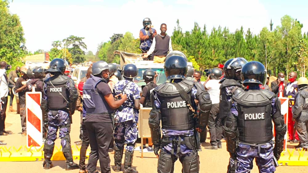 Uganda elections: Police put Bobi Wine under car arrest for 8 hours, beat up journalists