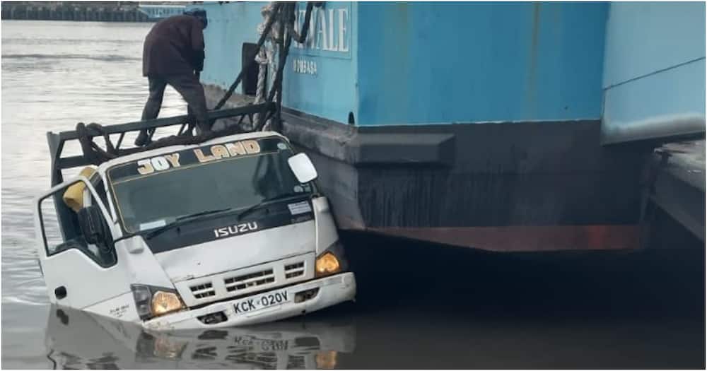 Truck that plunged into Indian Ocean. Photo: Mwaseke Mwita.