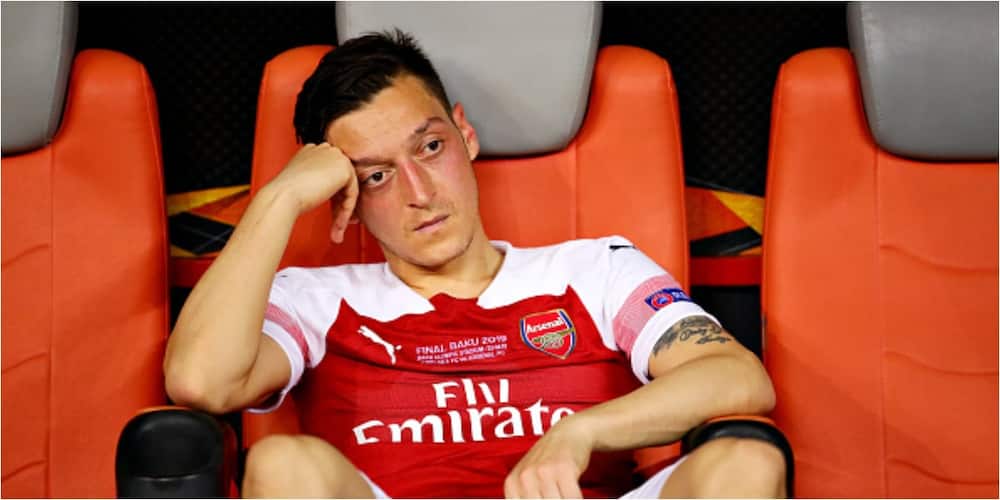 Mesut Ozil posts broken heart, crying face emoji after Arsenal's loss to Everton