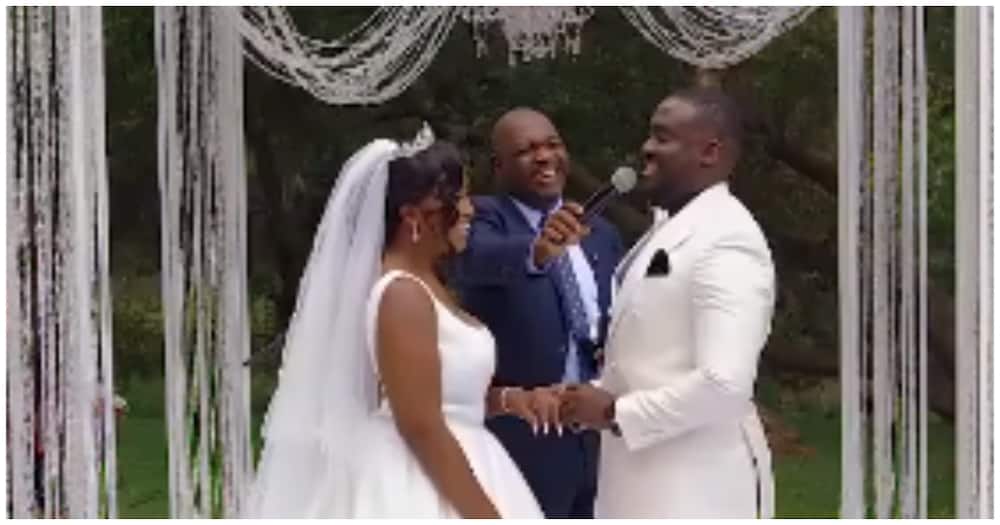 Video of Groom Evading Wedding Vow That He'll Allow Bride Touch His Phone Elicits Emotions