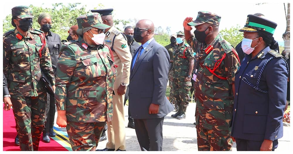 Samia Suluhu saluted the Tanzanian chief of defence forces