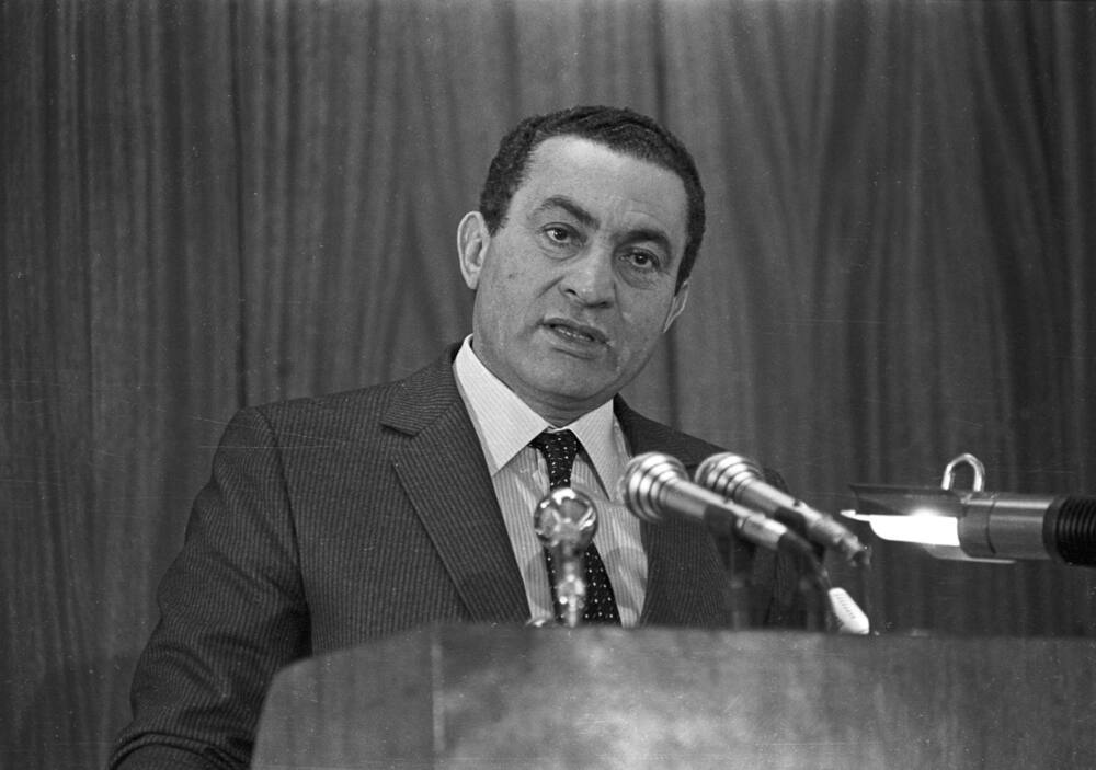Hosni Mubarak biography