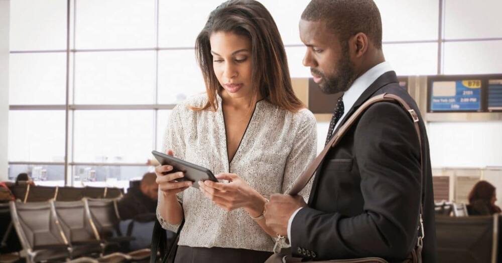 Woman, overhears airport conversation of bae cheating on wife