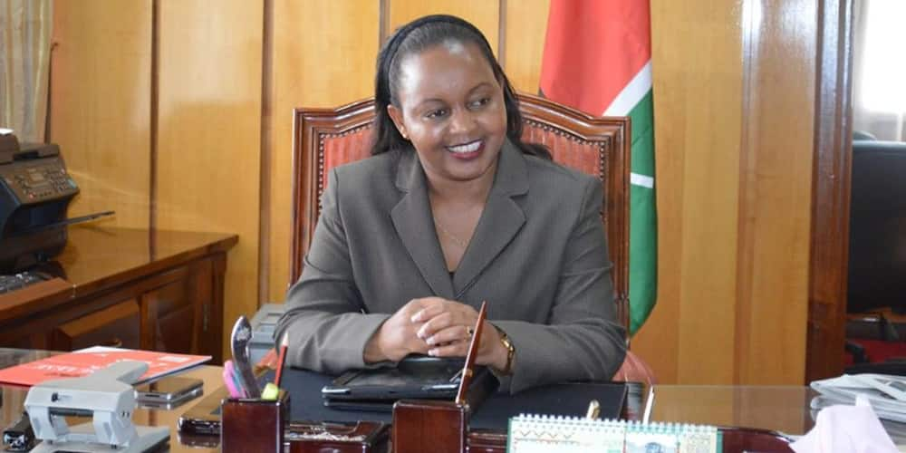 Waiguru impeachment: Photo of governor scrolling her phone during Senate hearing sparks hilarious reactions