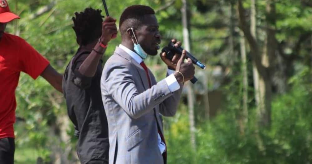 Bobi Wine afanya kampeni kwa kutumia boda boda baada ya polisi kuzuia msafara wake