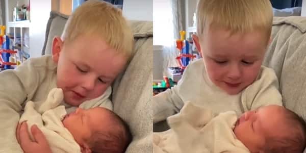 A lovely little boy has wowed people online with the way he showed love and affection to his baby sister, crying with joy in video