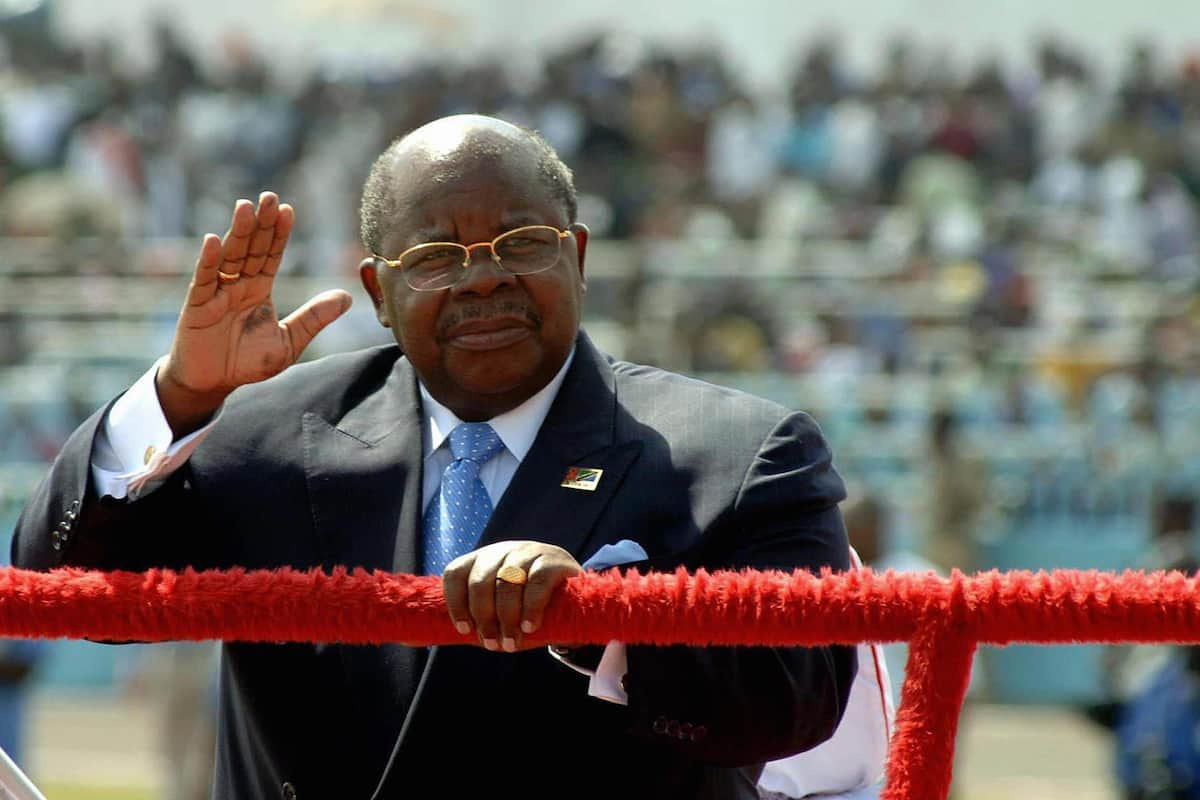 Tanzania's former president Benjamin Mkapa dies in ...