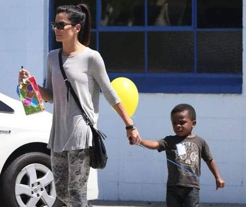 Sandra Bullock S Son Everything You Should Know About Louis Bardo Bullock Ke