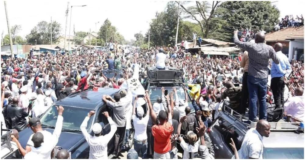 Deputy President William Ruto addressing a crowd at Burma Market. Photo: Millicent Omanga