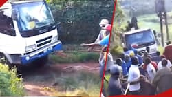 Limuru Residents Pull Kenya Power Lorry that Got Stuck in Mud: "We Thank Our Customers"
