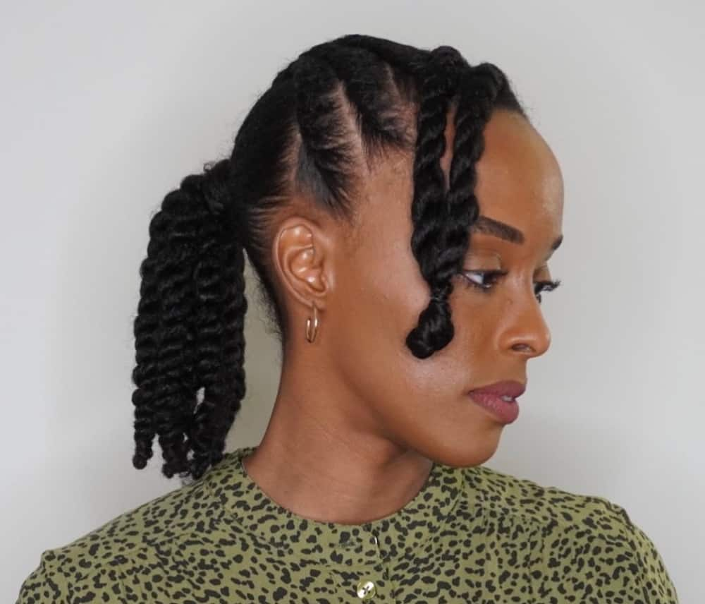 HOW TO  Front Side Twist Hairstyle {Quick & Easy} 