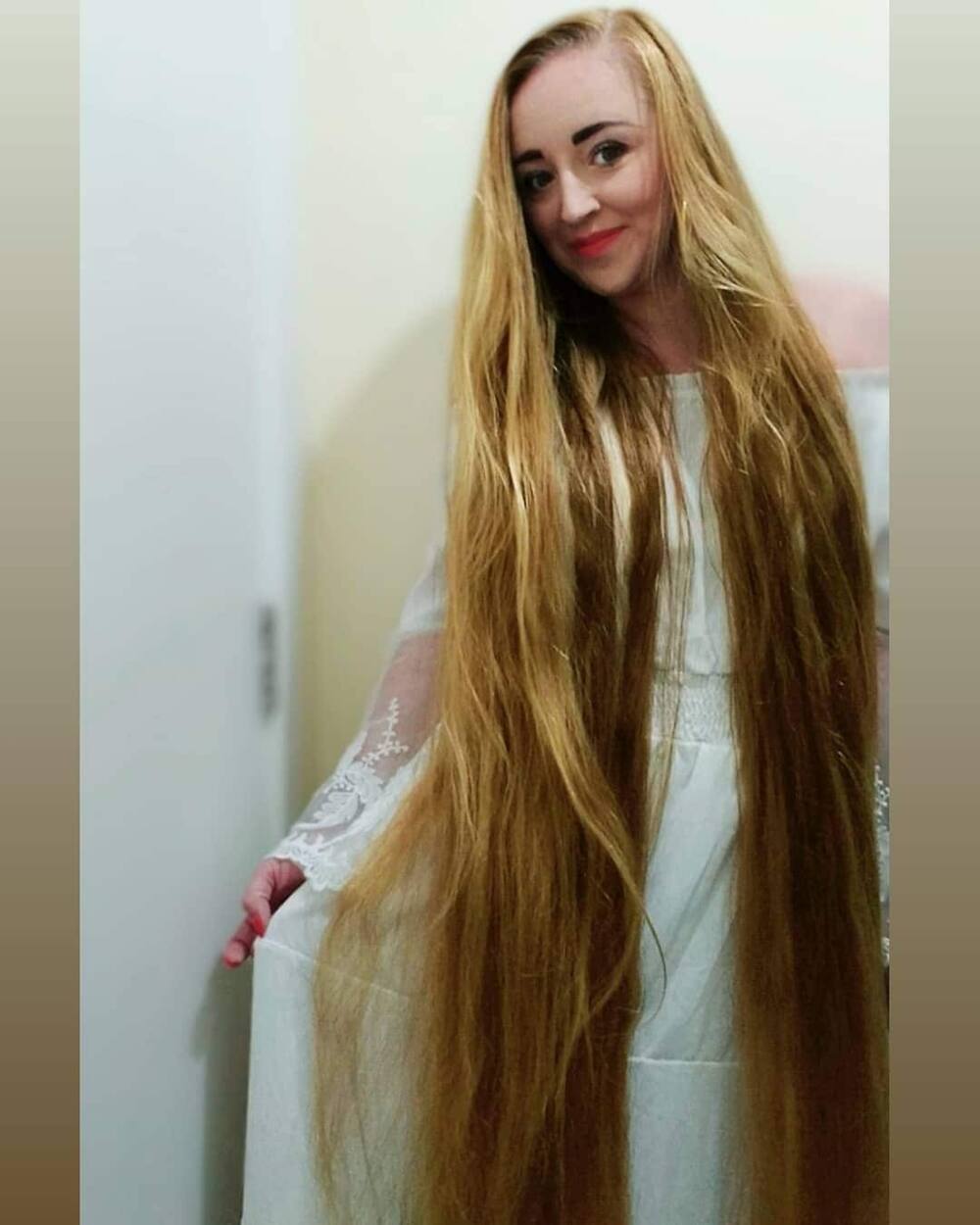 Meet real-life Rapunzel who hasn’t been to the hairdressers in 5 years (photos)