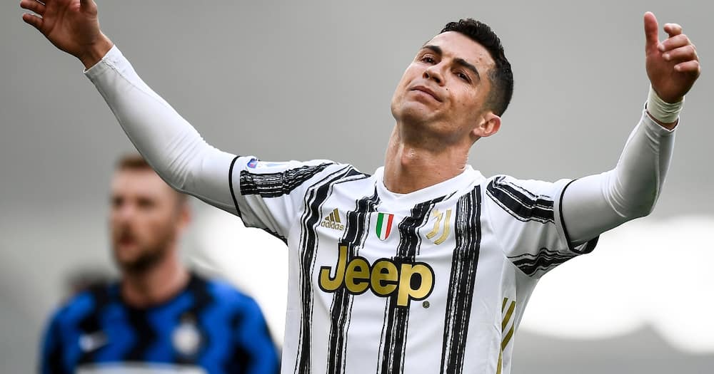 Stunning Video of Cristiano Ronaldo Loading His Cars Inside Big Trailer in Italy Emerges