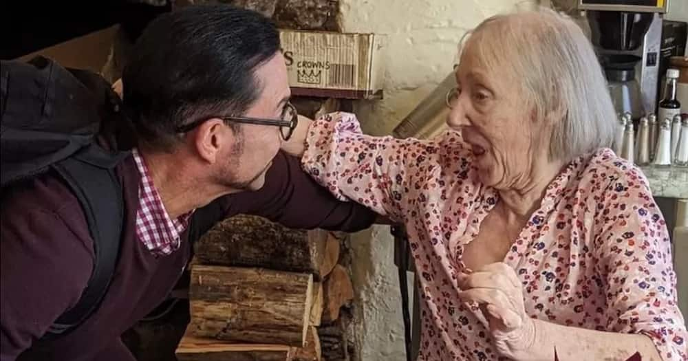 Mother-son reunion after 58 years apart.