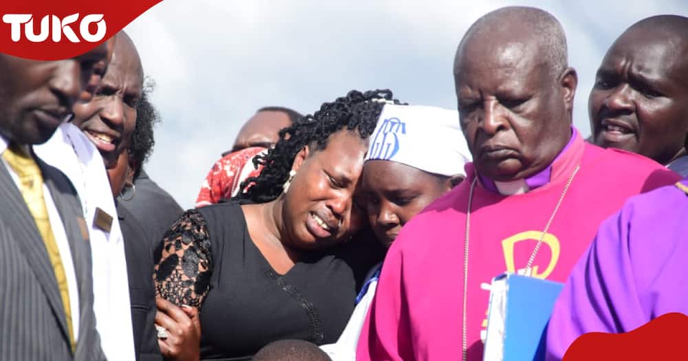 Kelvin Kiptum's wife Asaneth Rotich wept bitterly as his casket was lowered into tyhe ground.