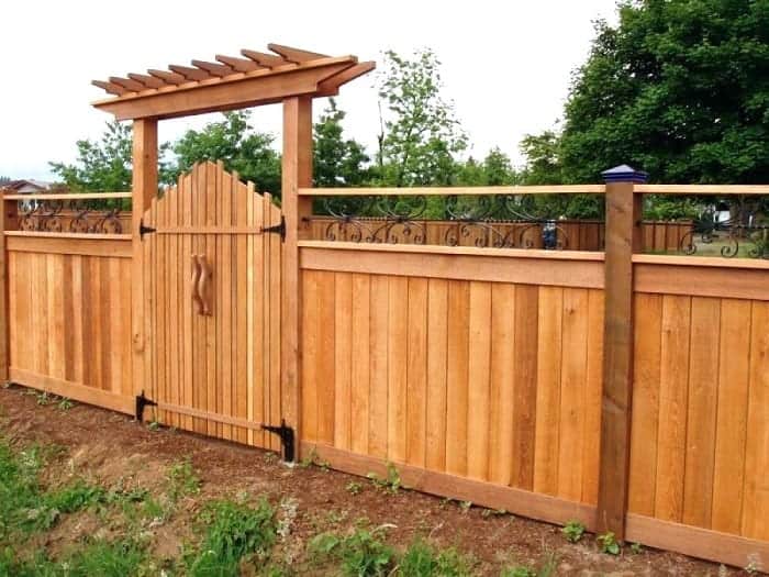 Fence gate design
