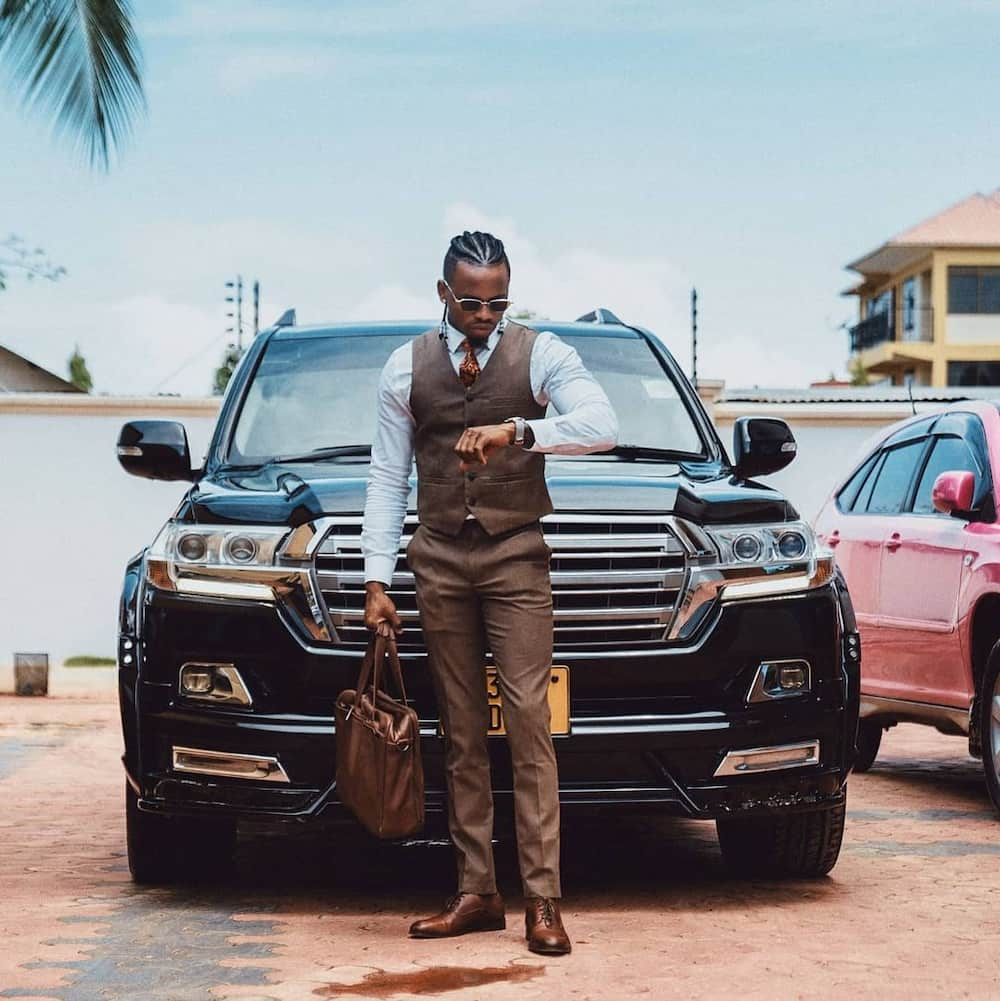 Diamond Platnumz refuses to address drama surrounding his paternity