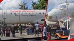 Kenyans Hilariously React to Plane Being Transported on Flatbed Truck: "Ndege Haifai Kupakiwa Hapo"