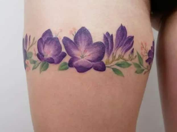 Beautiful flower tattoos for thighs