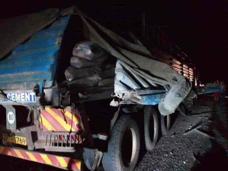 At least 10 people feared dead after bus rams into trailer on Mwingi-Garissa road