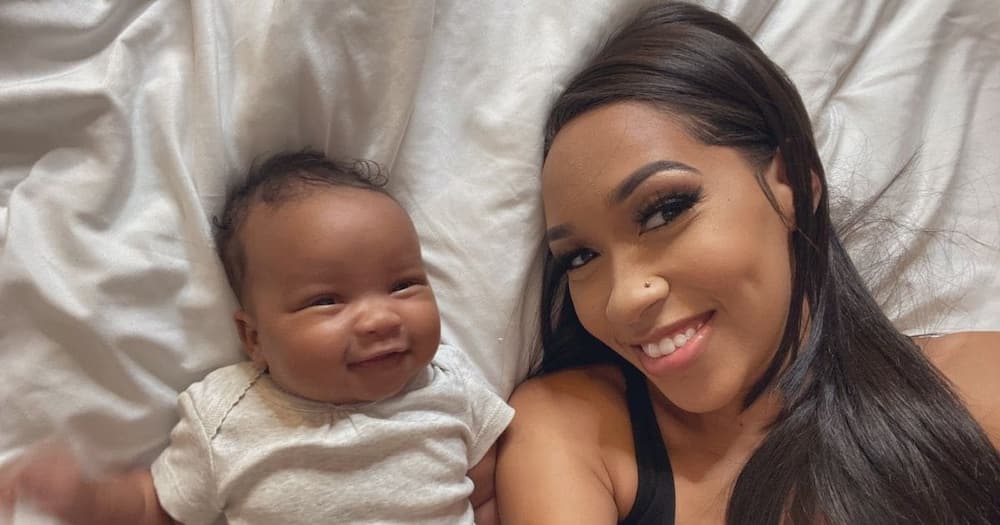 Mom posts pics with her daughter at 2am, internet has questions make-up