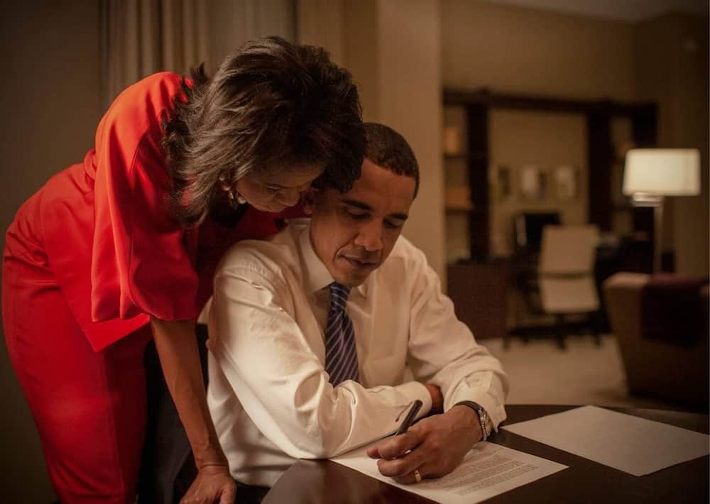 Michelle going through Obama's speech to supporters in 2008