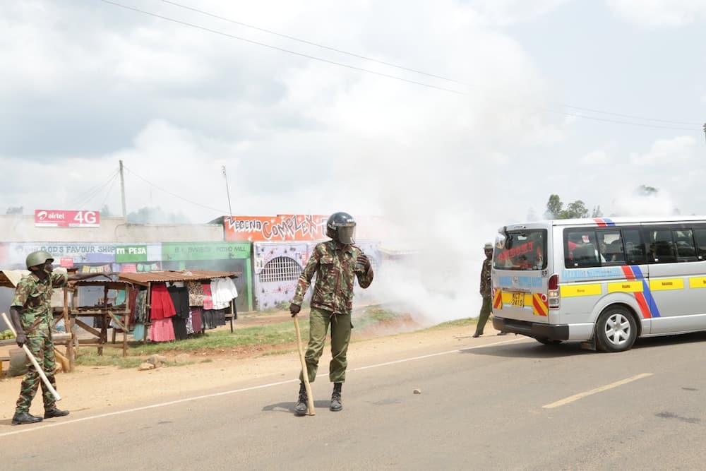 Tear gas in Mumias as police block DP Ruto allies from holding parallel BBI meeting