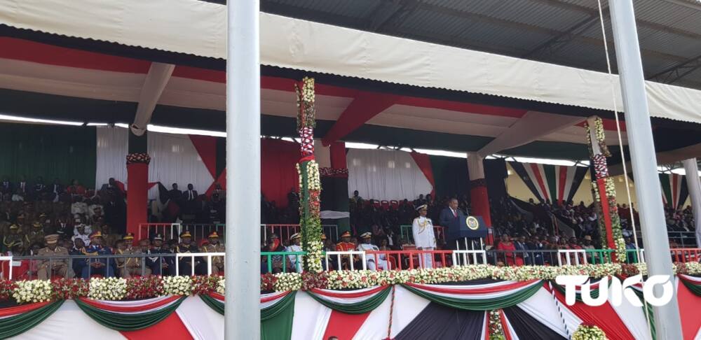 Rais Uhuru Kenyatta aamuru waliopewa kandarasi ya kusambaza bidhaa serikalini walipwe kabla ya Juni 30