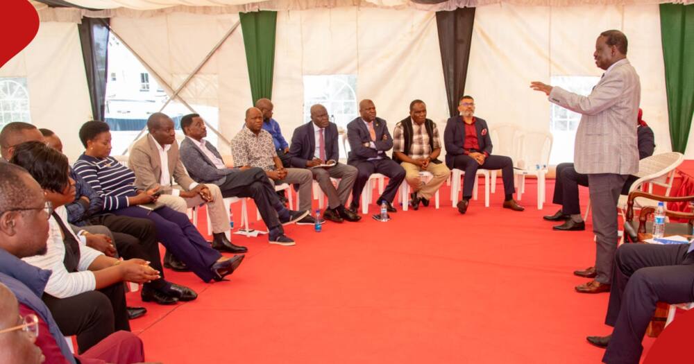 Raila Odinga Asema na Magavana wa Azimio Kabla ya Kongamano la Ugatuzi Eldoret: "Kuanzisha Njia ya Pamoja"