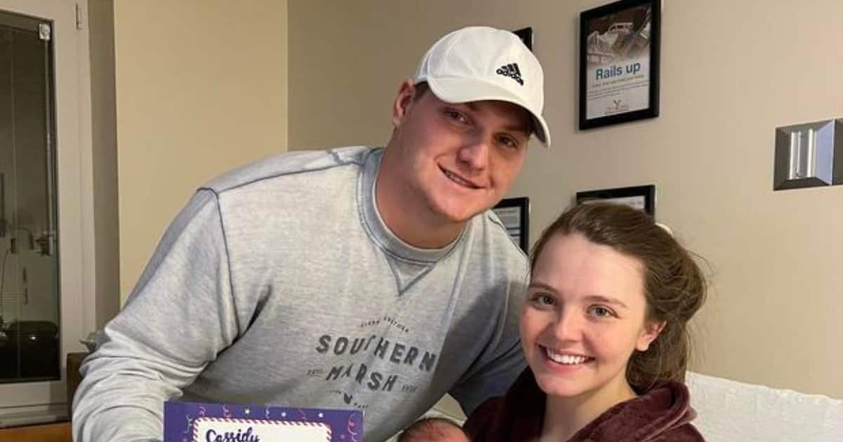 us-couple-who-share-same-birthday-welcome-daughter-on-their-birthday