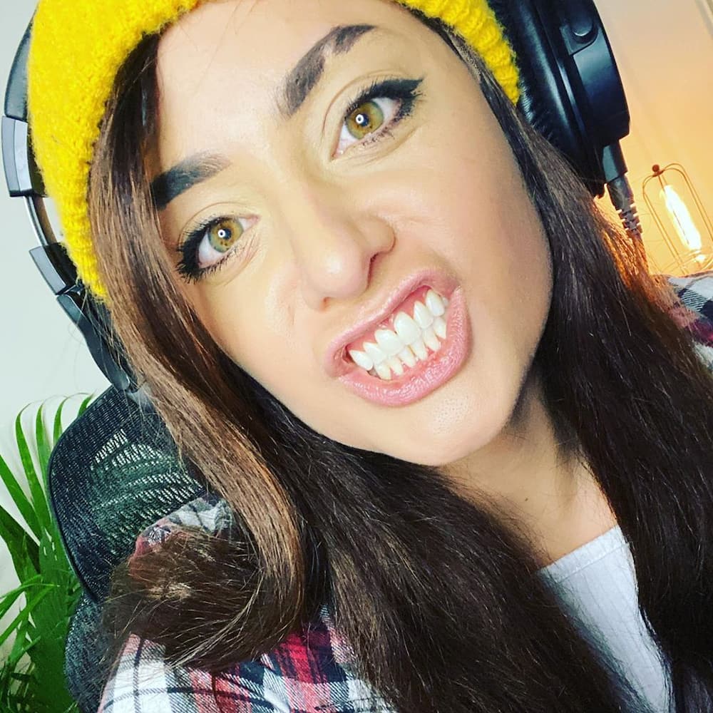 Female Twitch Streamers A List Of The Top 15 Ladies In 2020