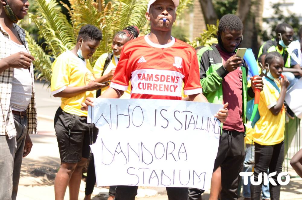 Dandora residents ask Uhuru to complete stadium, fulfill his legacy