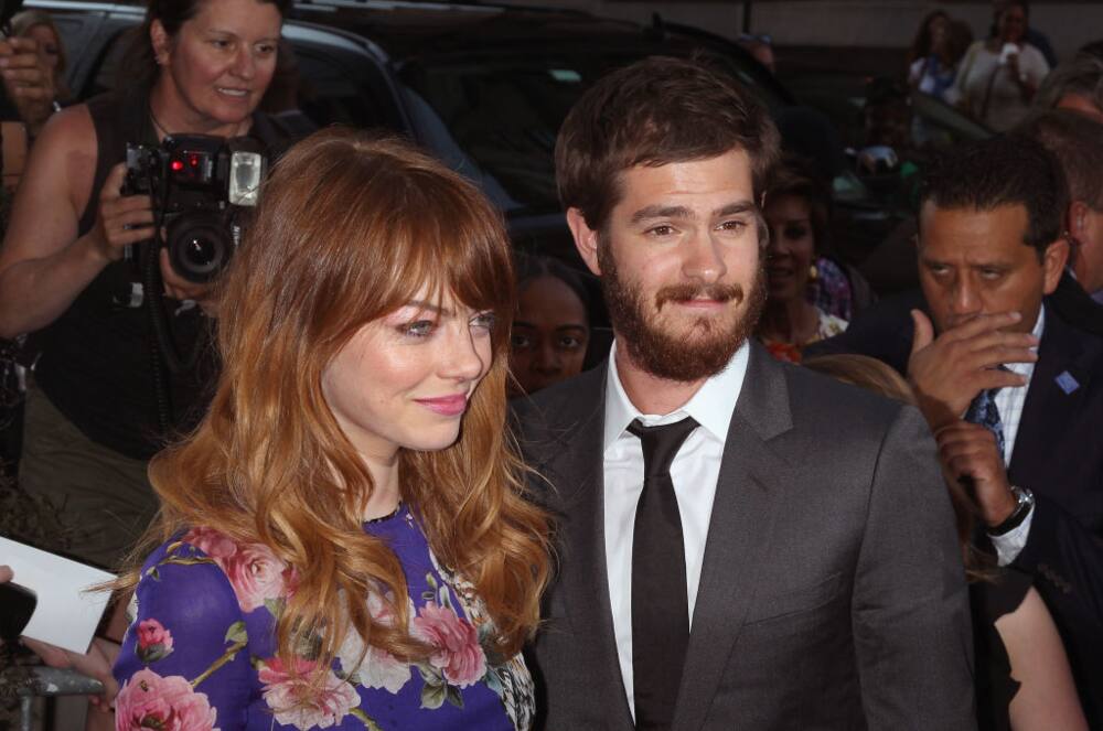 andrew garfield and emma stone engaged ring