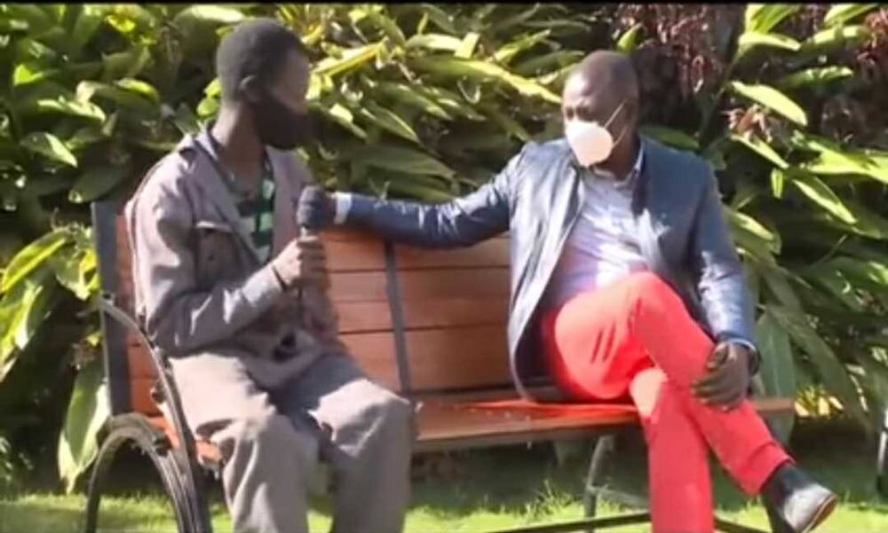 William Ruto meets Nairobi welders who make convertible benches, makes KSh 150k furniture order