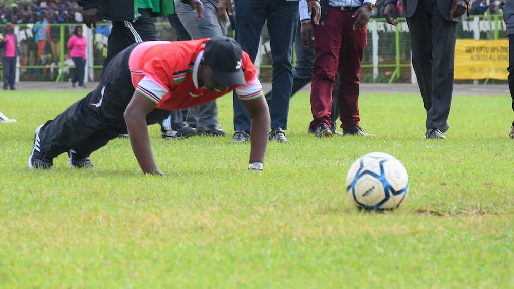 William Ruto does 9 perfect push ups before scoring penalty in Kericho