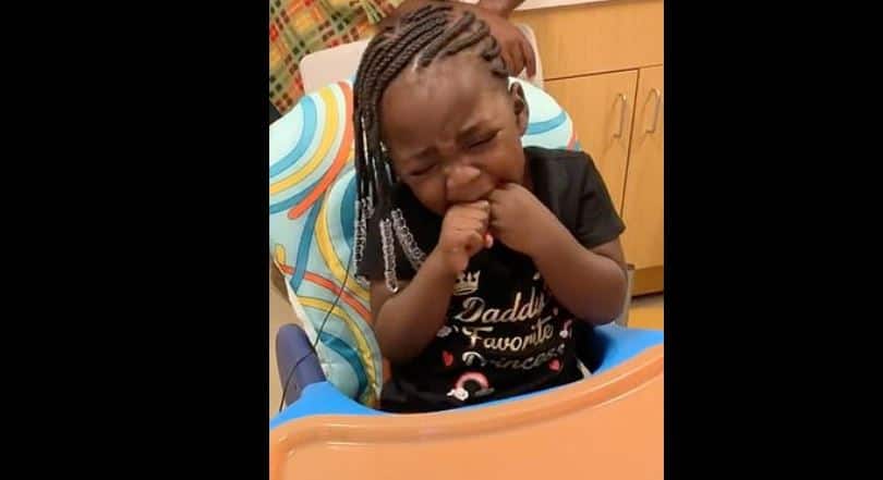 Tears of joy as deaf 3 year old girl hears her parents’ voices for the first time