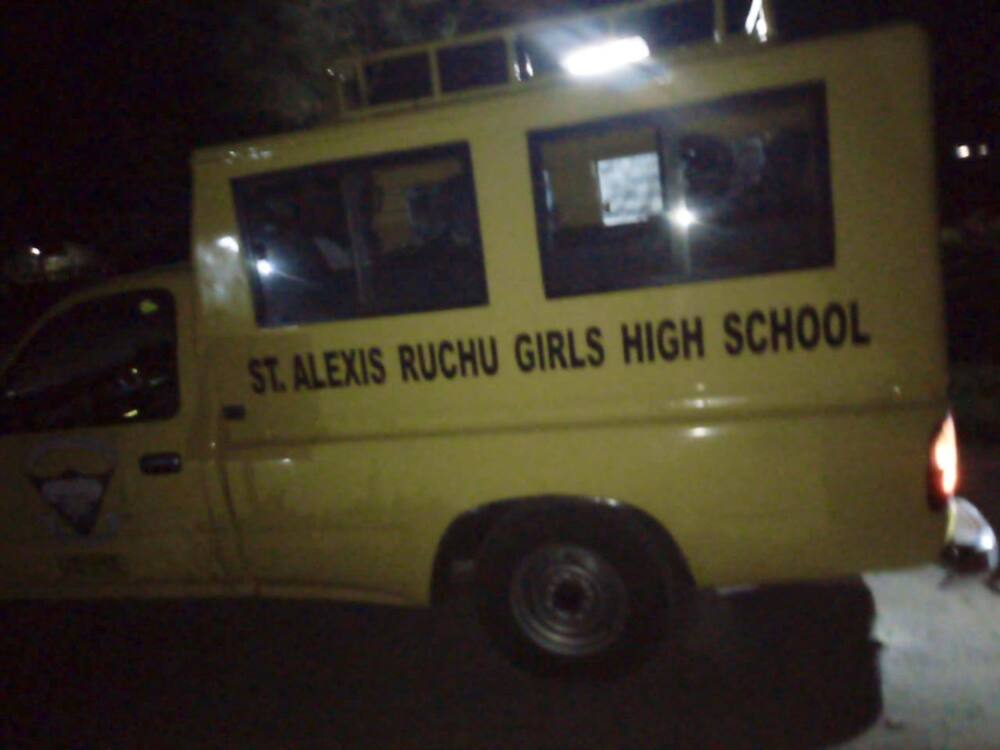 Ruchu Girls' High school student kicked out of school at night, abandoned in school van