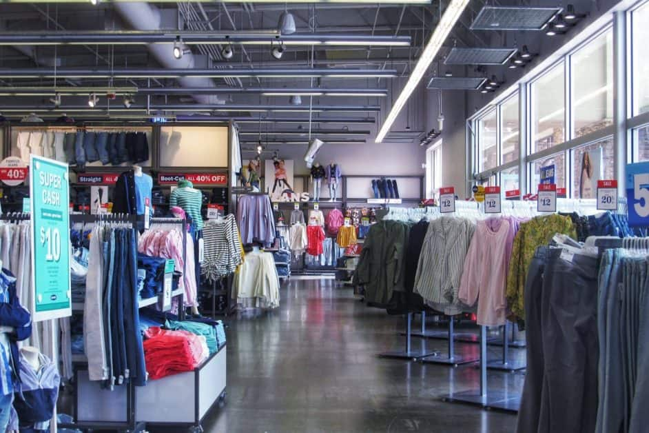 Good stores to shop for outlet clothes