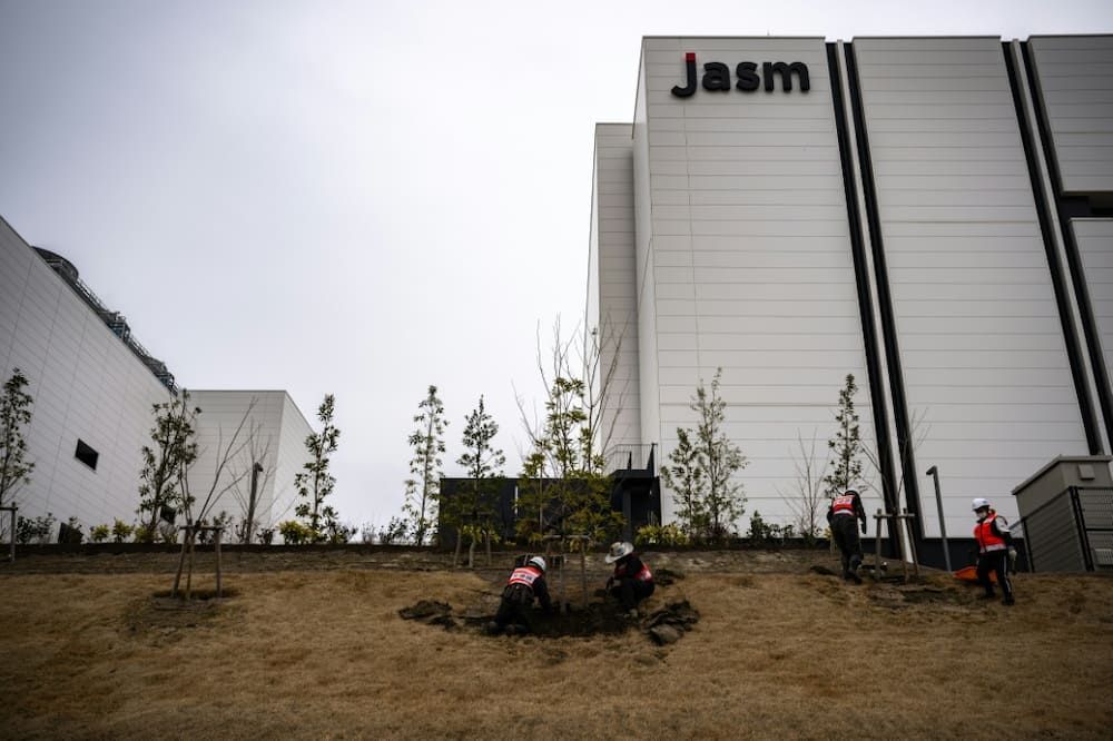 台湾の半導体大企業TSMC（Taiwan Semiconductor Manufacturing Company）の子会社であるJapan Advanced Semiconductor Manufacturing Company（JASM）が、日本の九陽にある新しい半導体工場を全体的に見せています。