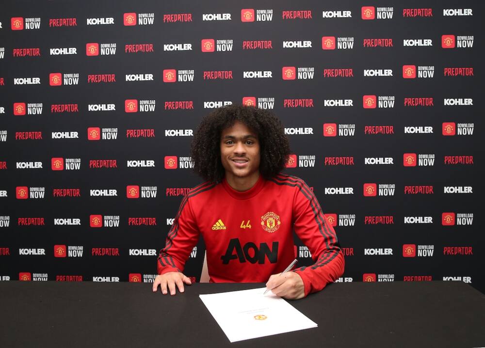 Tahith Chong, Dutch footballer, joins Werder Bremen on loan from Man United