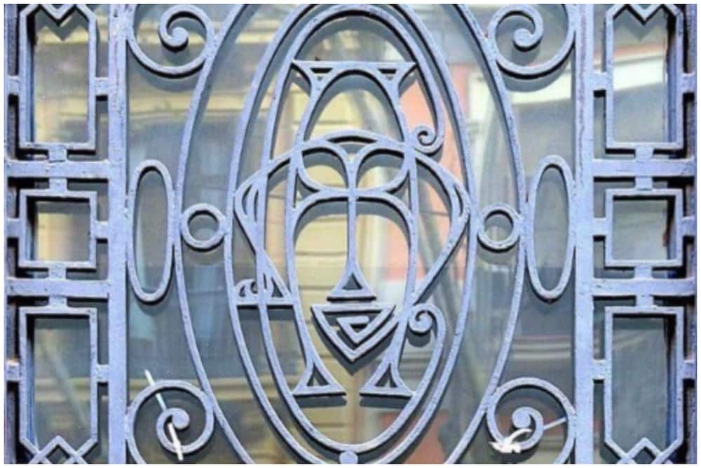 Window grill designs with artistic grills