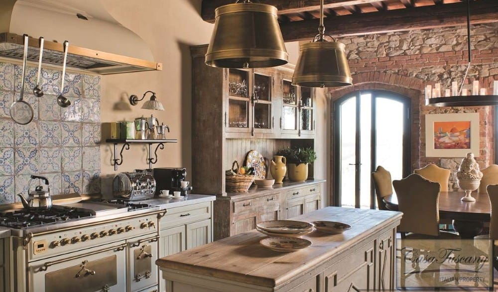 Tuscan style kitchen design
