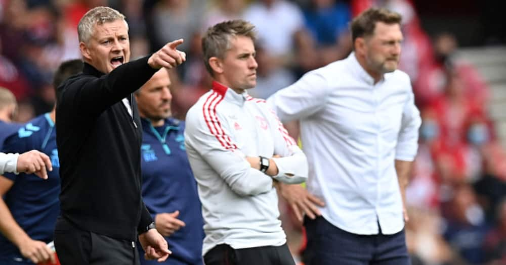 Ole Gunnar Solskjaer gestures from the sidelines during Manchester United's EPL clash with Southampton at St Mary's Stadium. Photo by Glyn KIRK.