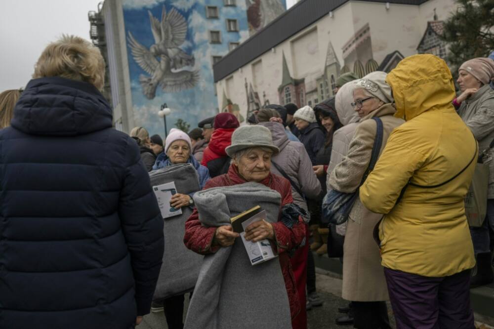 Humanitarian aid is beginning to trickle into Kherson following its liberation by Ukrainian troops