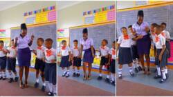 "Can I Join The School?": Pretty Teacher Dances in Class With Kids, Video of Their Accurate Steps Goes Viral