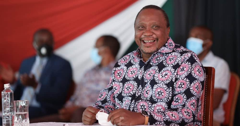 Uhuru pokes fun at Mike Sonko for failing to deliver in Nairobi: " Kazi yake ilikua kuvaa goggles"