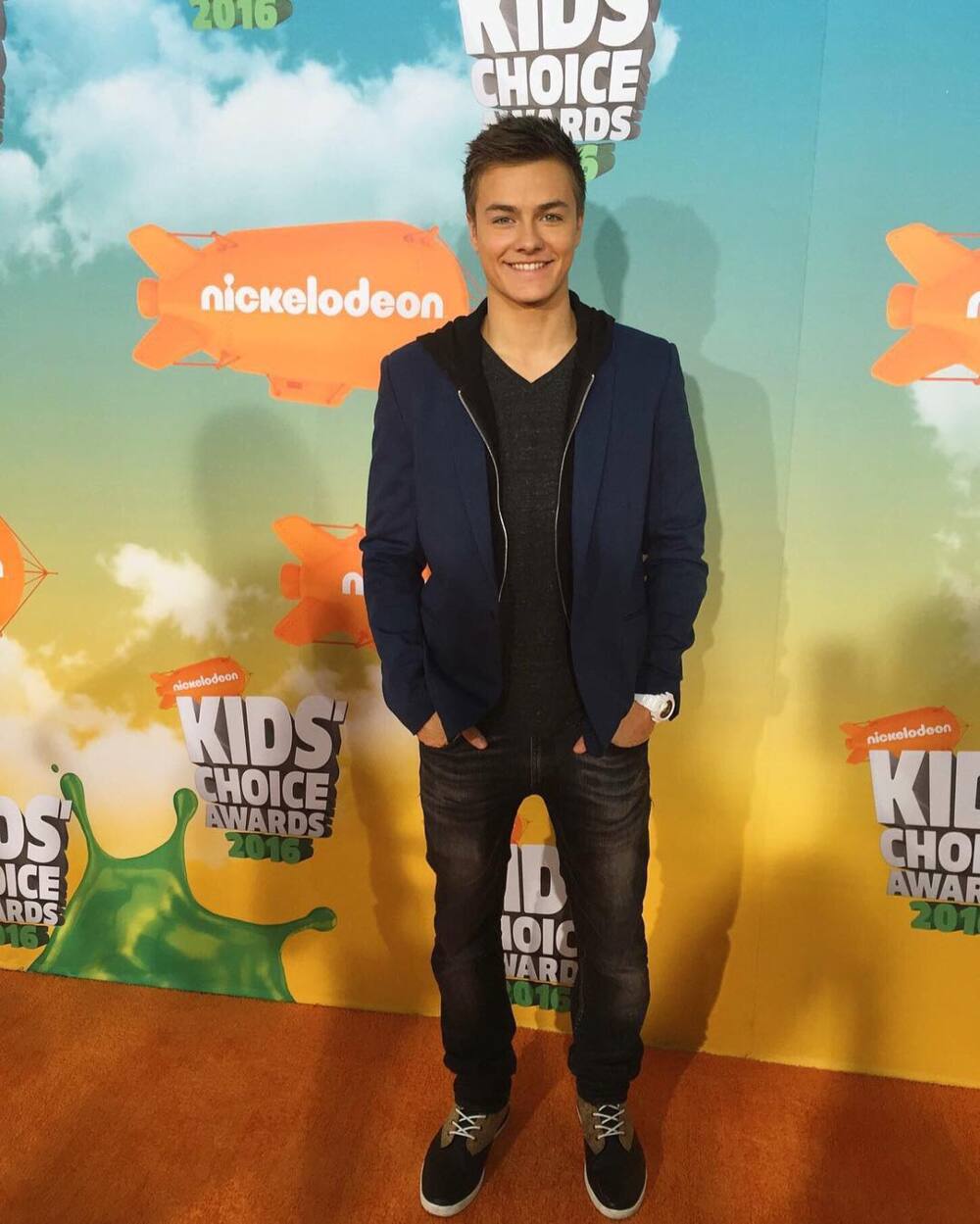 peyton meyer dog with a blog 2022