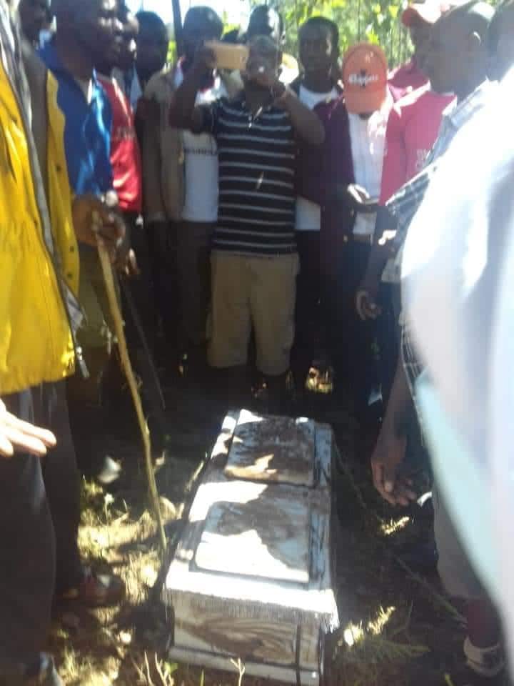 Nyamira: Night runners exhume baby's body, abandon casket along river bank