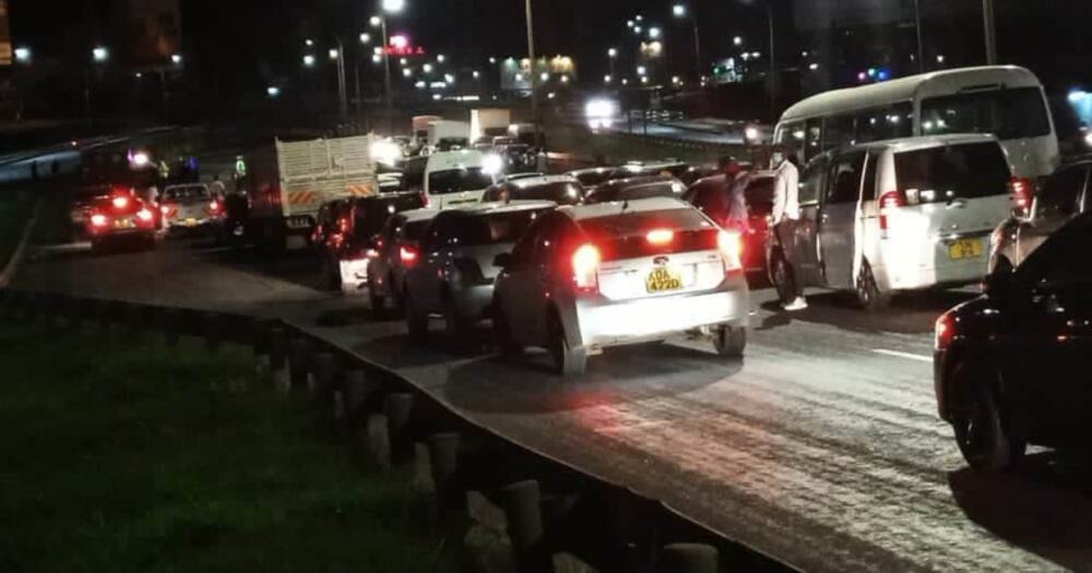 Police erected the roadblocks to punish curfew violators. Photo: Screengrabs from NTV.