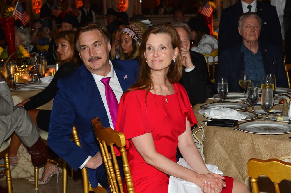 Who is shop mike lindell's wife